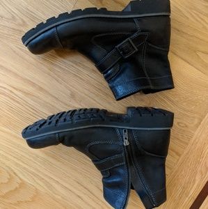 Black Rockport Boots